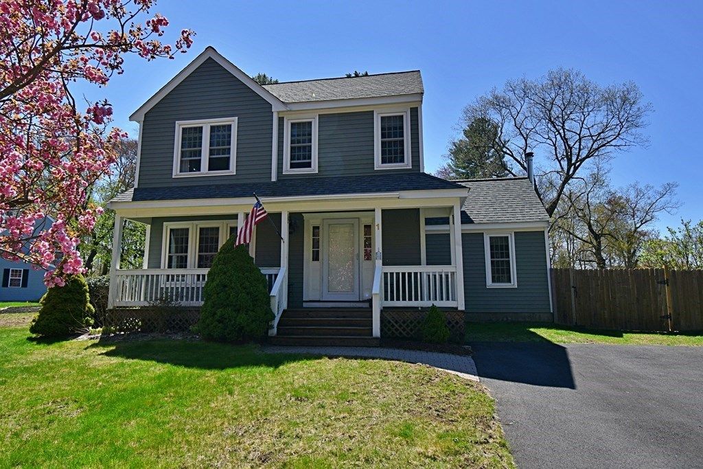 1 Blueberry Ln, Hudson, MA 3 Bed, 2 Bath SingleFamily Home 27