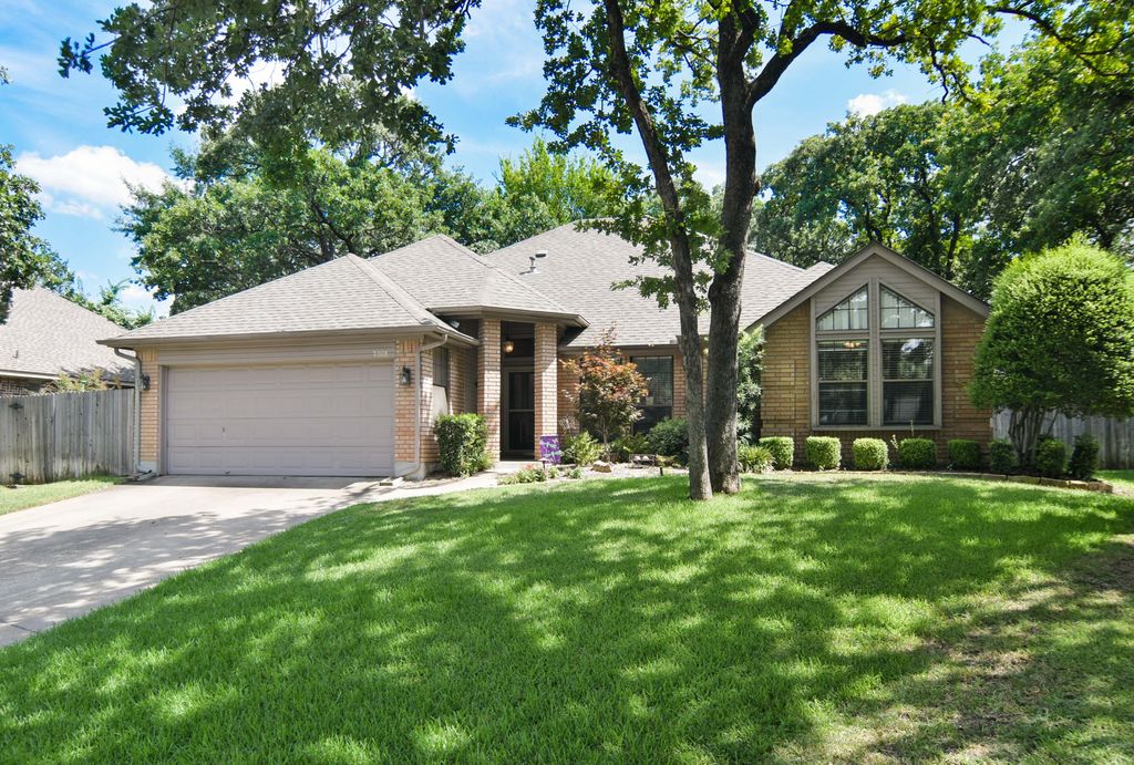 2008 Hunter Glade Ln, Arlington, TX 76012