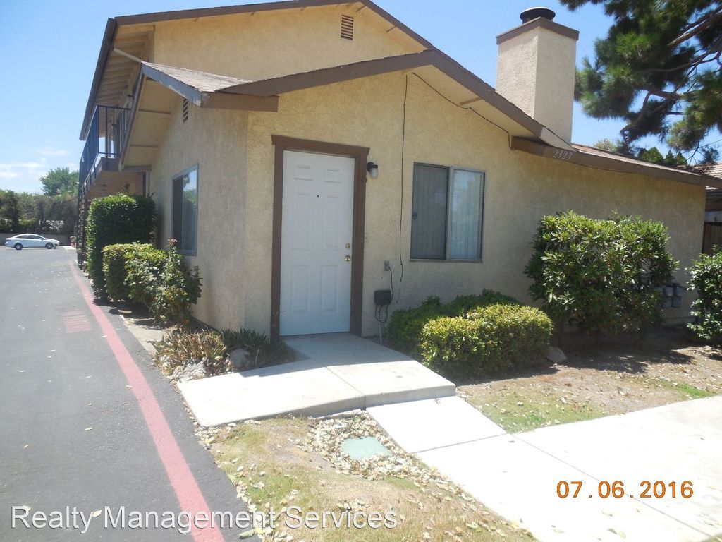 2323 Chester Ln #6, Bakersfield, CA 93304