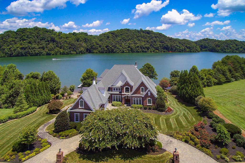 220 Bay Pointe Rd, Vonore, TN 5 Bed, 7 Bath SingleFamily Home 40