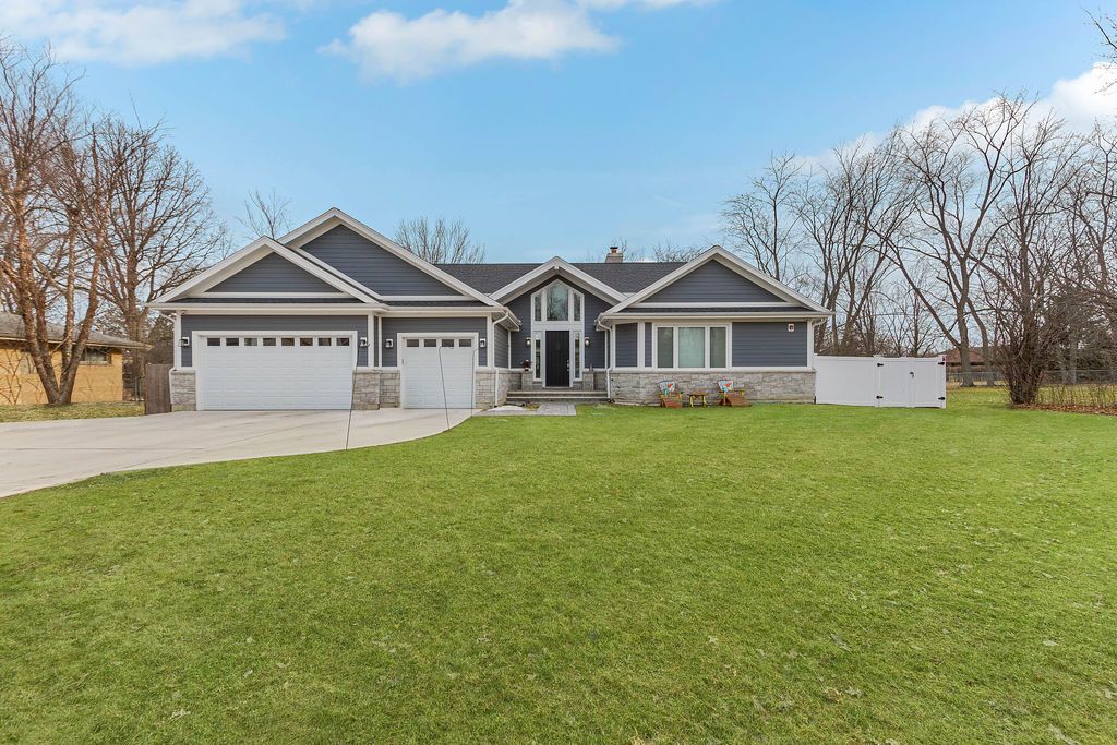 3985 Maple Ave, Northbrook, IL 60062