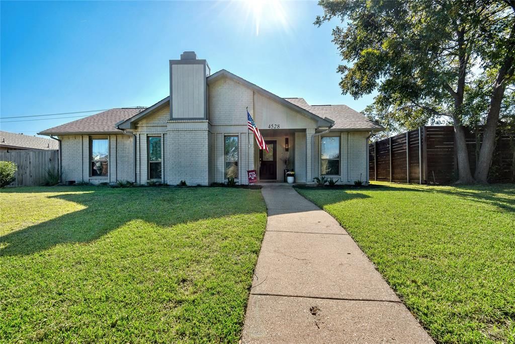 4528 Newcombe Dr, Plano, TX 75093