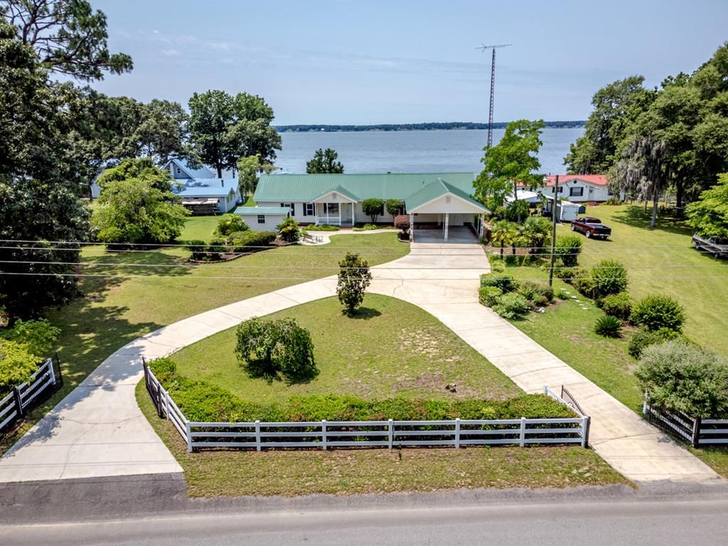 2492 Princess Pond Rd, Summerton, SC 29148