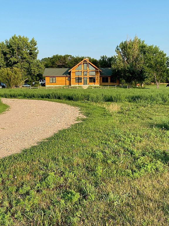 7725 Kalis Trl, Gibbon, NE 68840