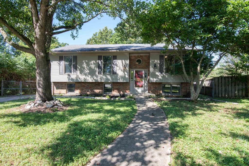 3901 Hidden Springs Dr, Lexington, KY 40514