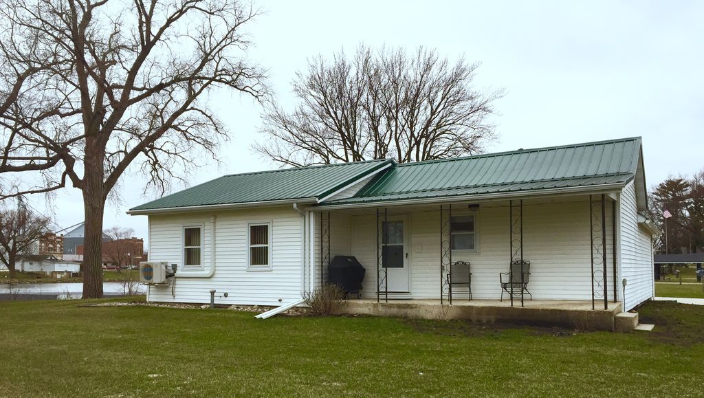 101 3rd St SE, IA 52171 Trulia