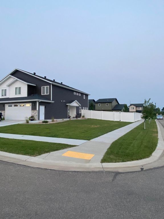 3825 Stacy Dr, City Of Bismarck, ND 58504