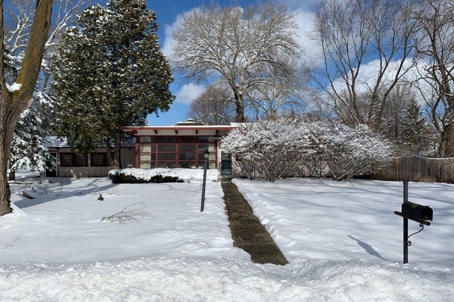 100 Hawthorne Pl, Prospect Heights, IL 60070