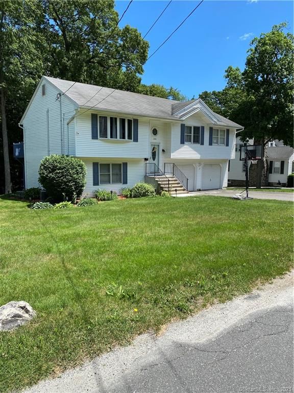 206 Mount Vernon Ave, Waterbury, CT 06708