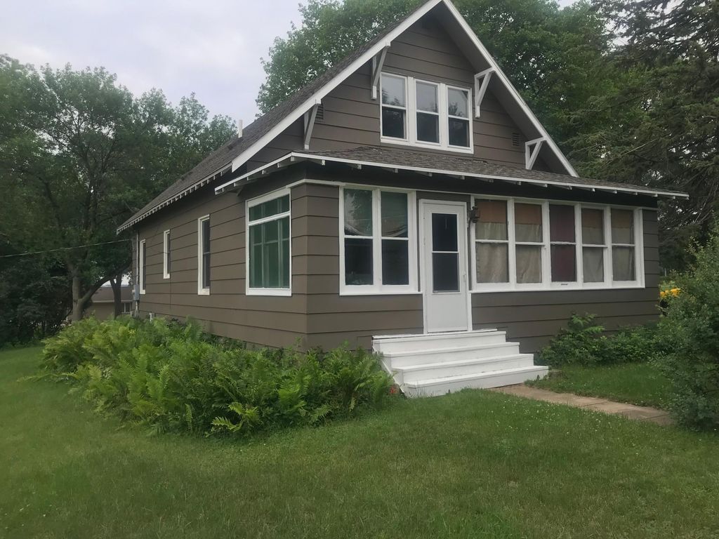 150 Main St, Currie, MN 56123