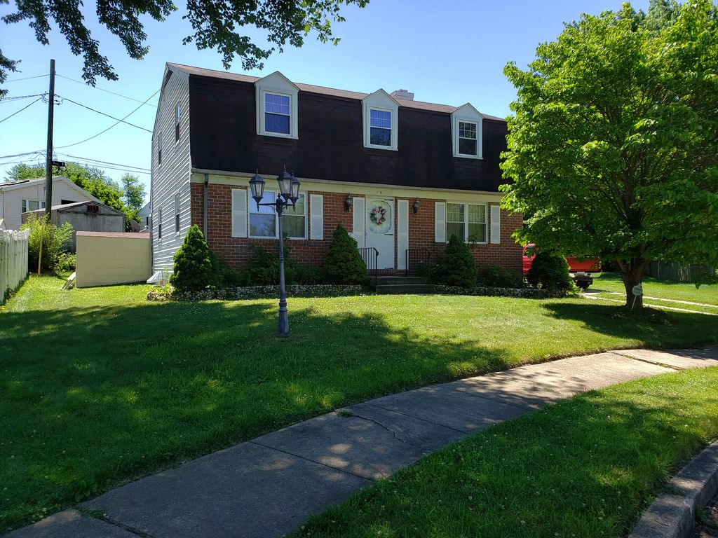 3 Redgate Ct, Catonsville, MD 21228
