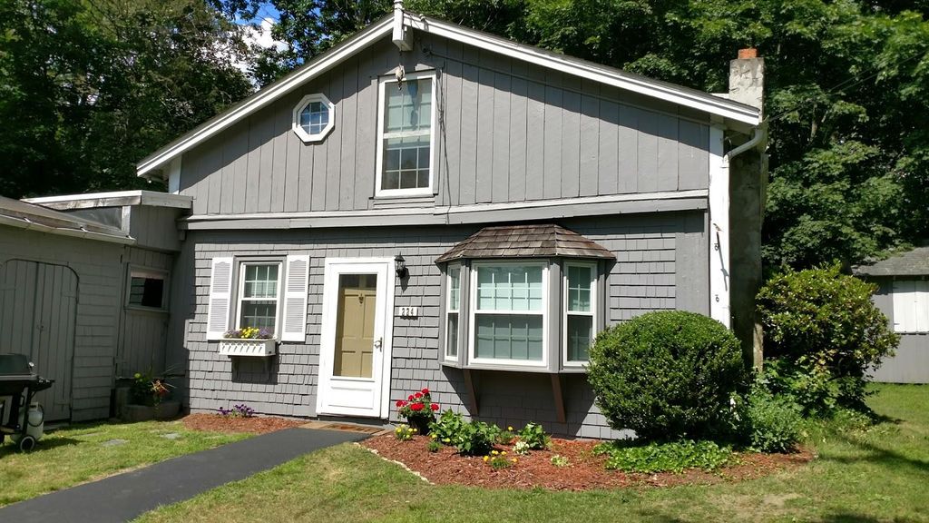 224 Stone St, Walpole, MA 1 Bed, 1.5 Bath SingleFamily Home 5