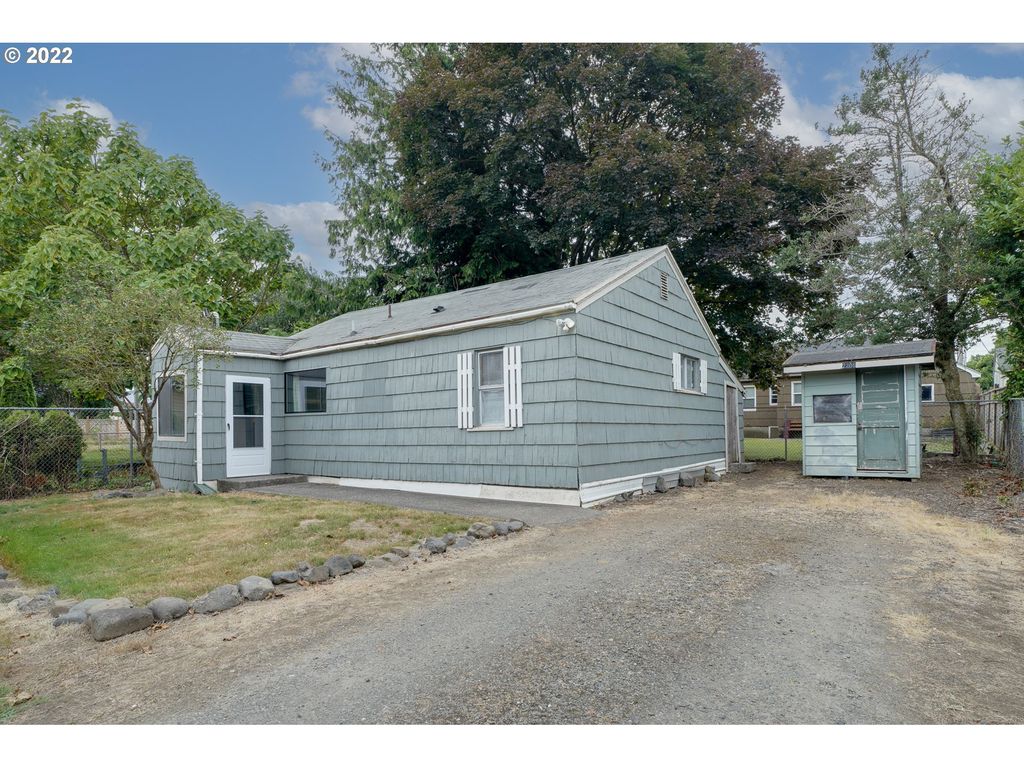 2206 10th St, Tillamook, OR 97141 MLS 22574108 Trulia