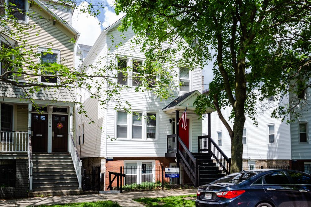 2642 N Marshfield Ave, Chicago, IL 60614