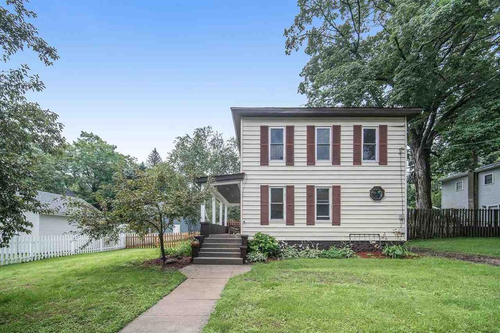 305 Mechanic St, Albion, MI 49224