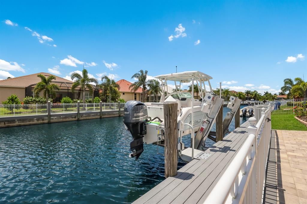 569 Mast Dr, Bradenton, FL 34208