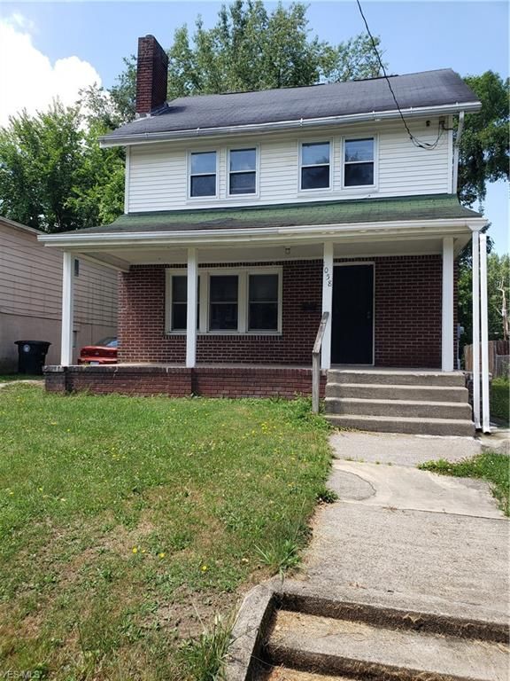 1058 Himelright Blvd, Akron, OH 44320