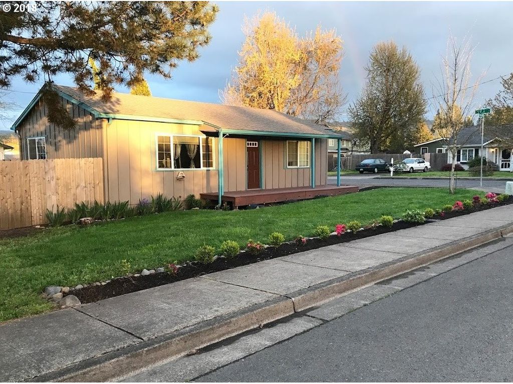 400 Holbrook Ln, Creswell, OR 97426 Trulia