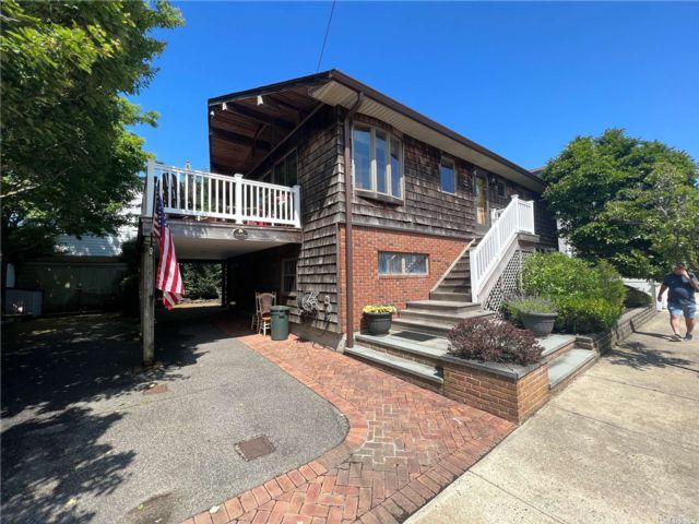 71 Garden City Ave, Point Lookout, NY 11569