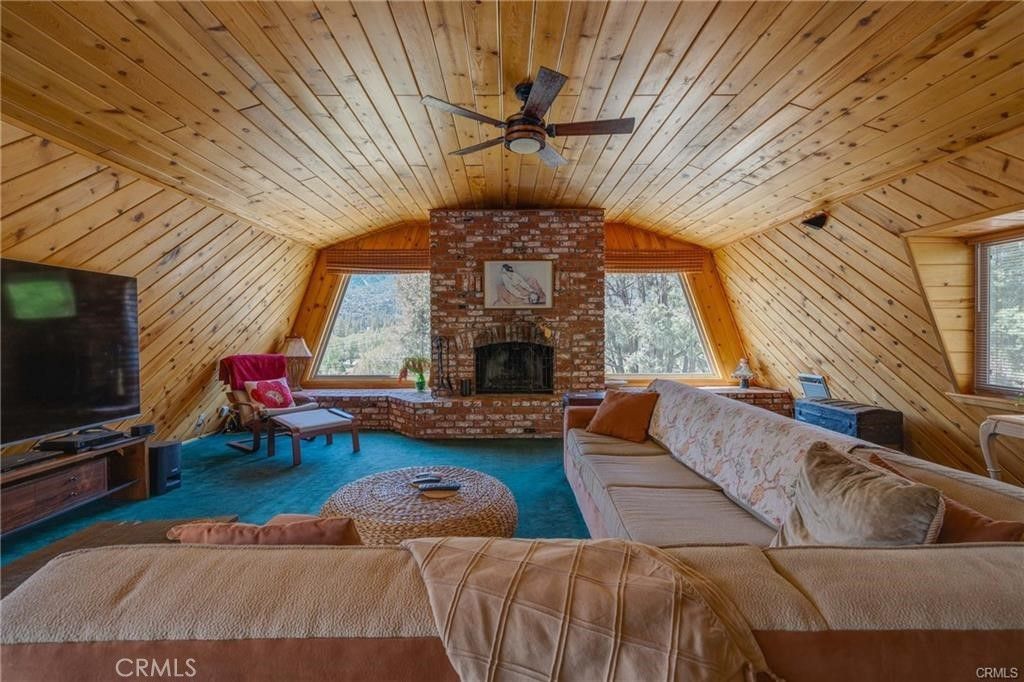 16405 Grizzly Dr, Pine Mountain Club, CA 93222