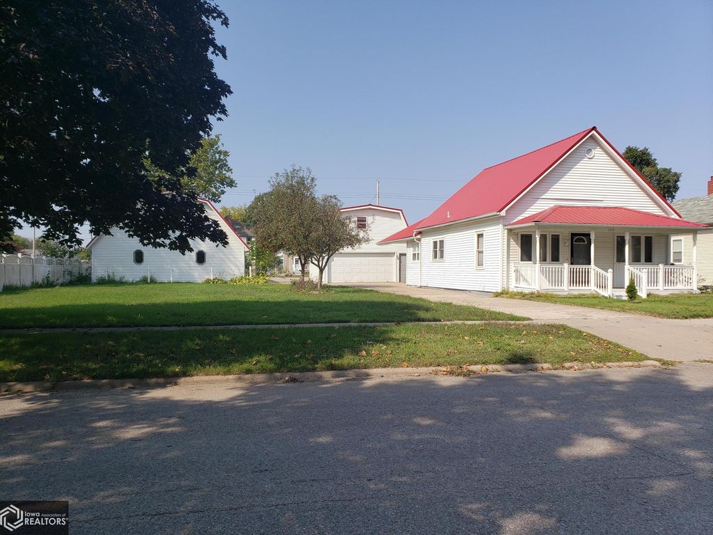 109 N Weller St, Ottumwa, IA 52501