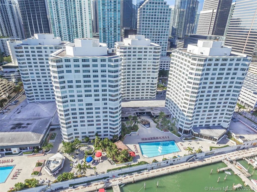 825 Brickell Bay Dr #546, Miami, FL 33131