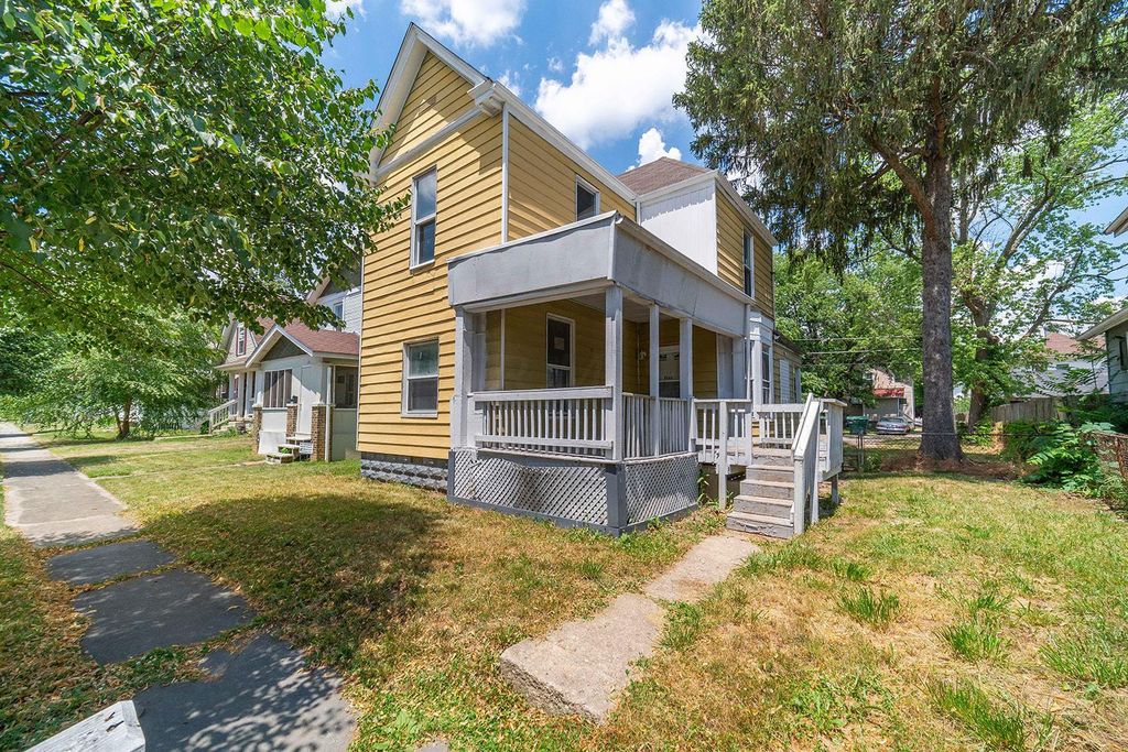 1498 Briarwood Ave, Columbus, OH 43211