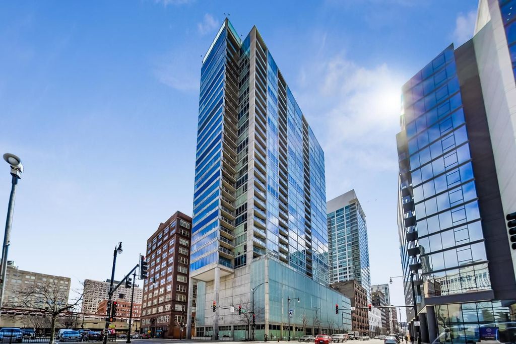 611 S  Wells St #1807, Chicago, IL 60607