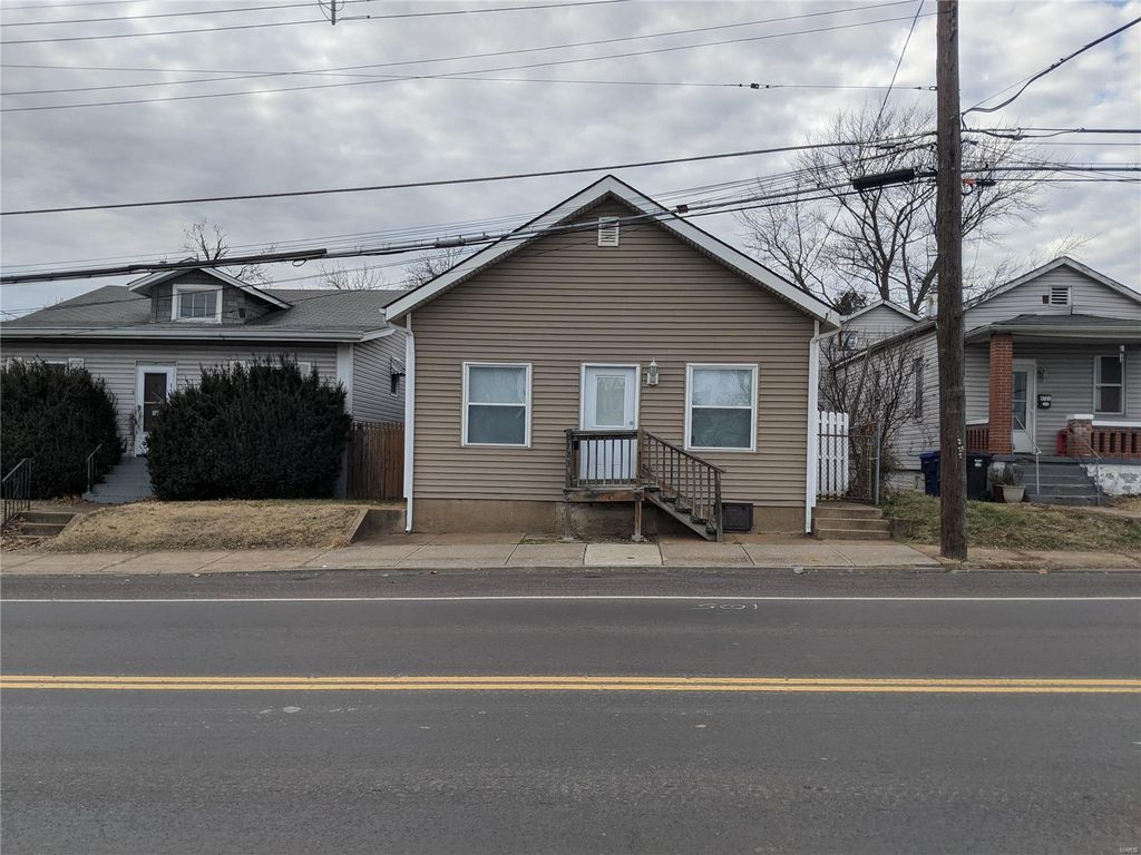 9723 S Broadway, Saint Louis, MO 63125 2 Bed, 1 Bath SingleFamily
