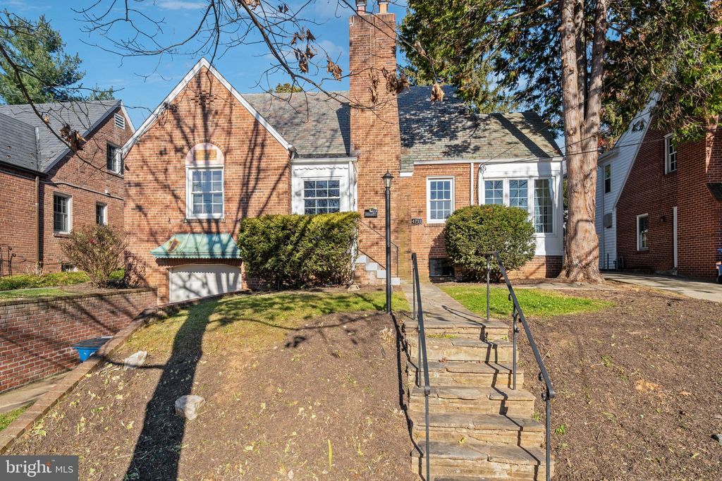 4711 Morgan Dr, Chevy Chase, MD 20815