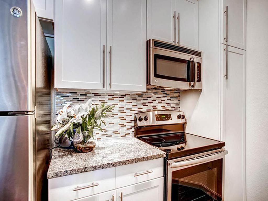 650 S Dahlia Cir, Denver, CO 80246