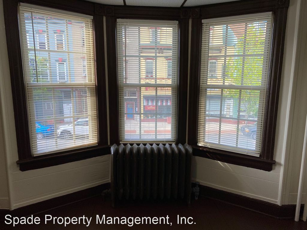 678-680 Northampton St #2W, Easton, PA 18042
