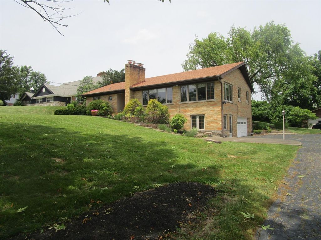 460 Deanview Dr, Cincinnati, OH 45224