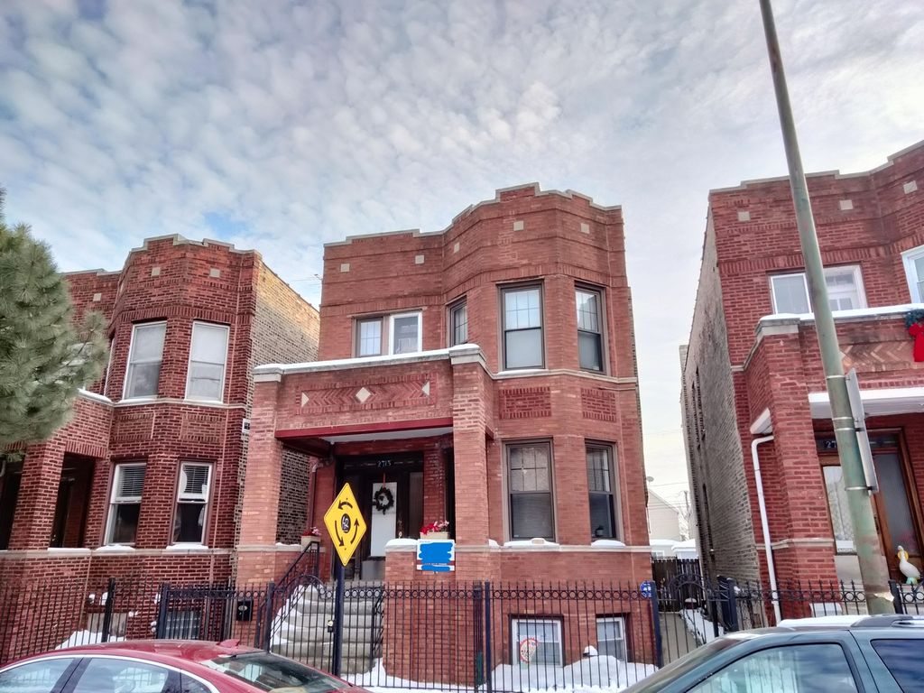 2715 W Medill Ave, Chicago, IL 60647