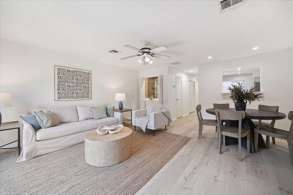 77057 Homes For Sale & 77057 Real Estate - 236 Homes | Trulia