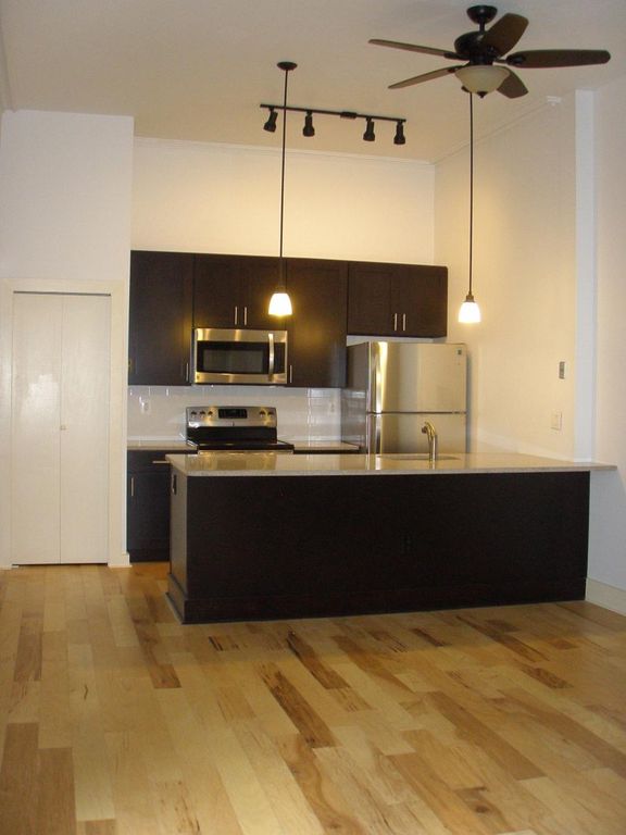 1503 Green St #5, Philadelphia, PA 19130