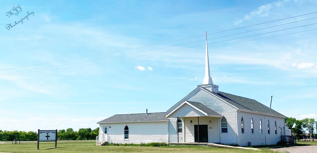 901 24th Ave NE, Aberdeen, SD 57401