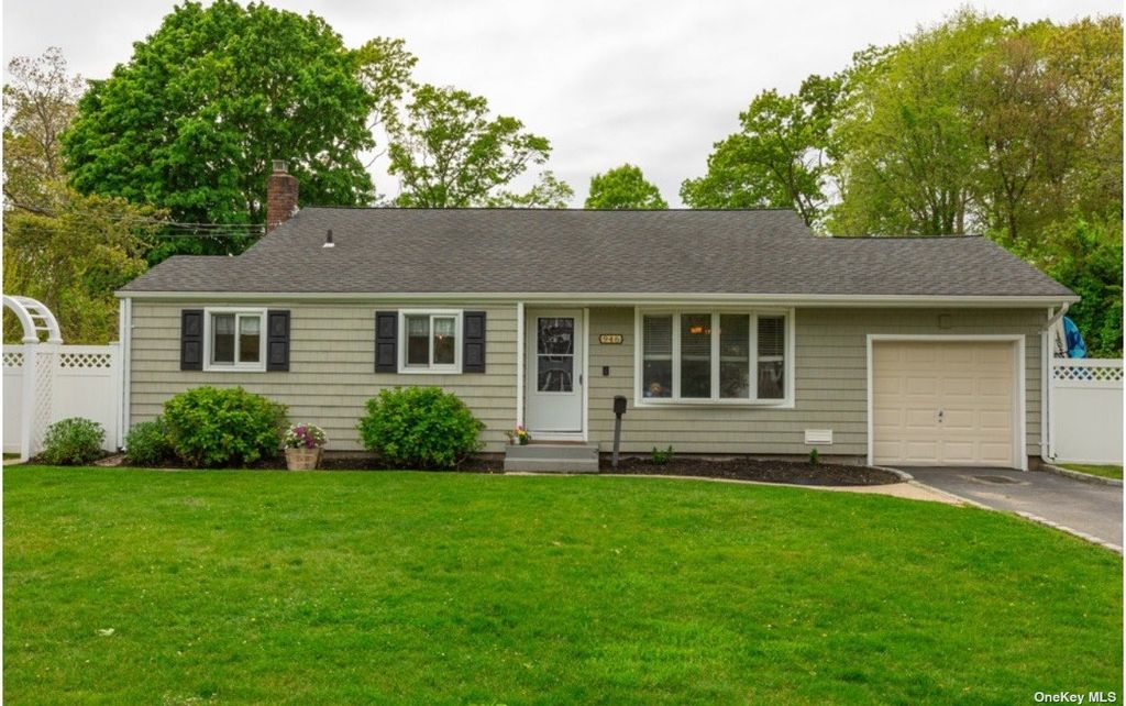 946 Gardiner Drive, Bay Shore, NY 11706 MLS 3552777 Trulia