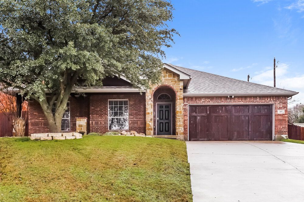 207 Carriage Dr, Willow Park, TX 76087