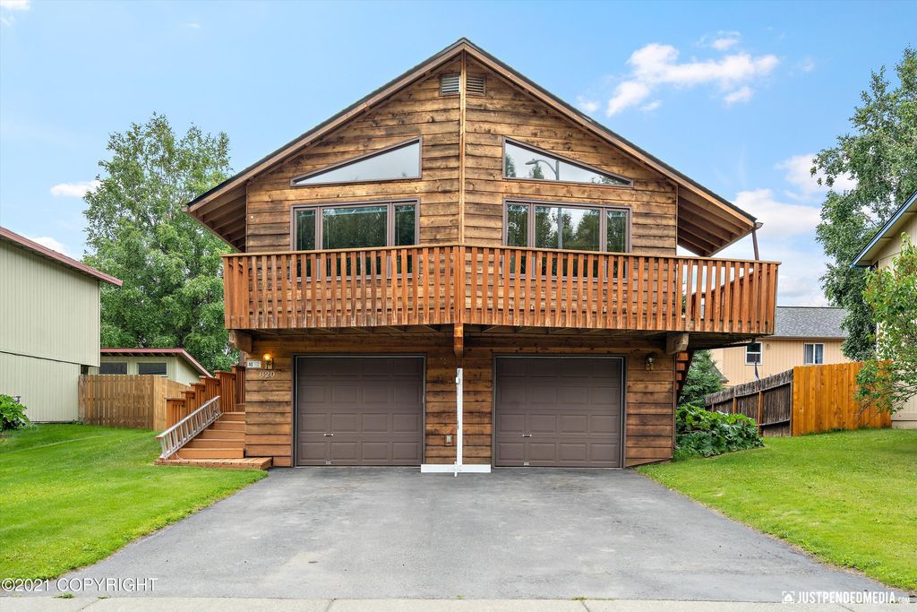 820 Hunt Cir, Anchorage, AK 99504