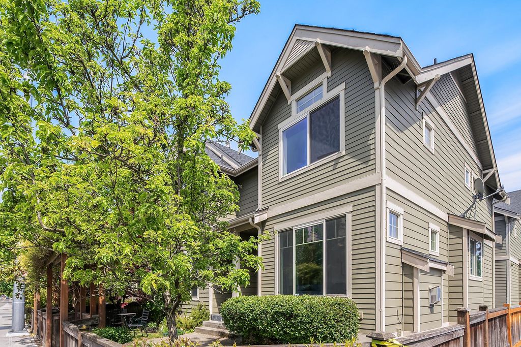 1728 23rd Ave, Seattle, WA 98122