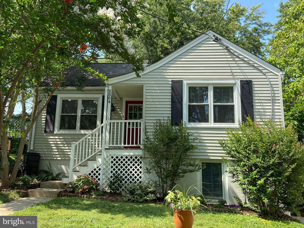 2804 Shepherd St, Mount Rainier, MD 20712