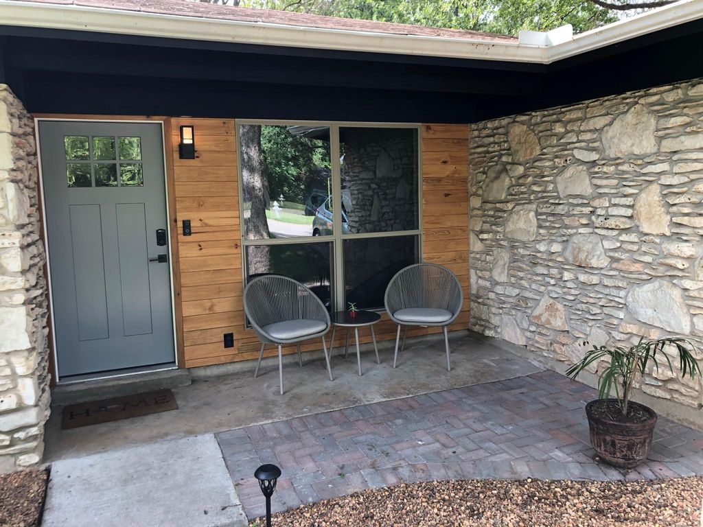 2602 Princeton Dr, Austin, TX 78741