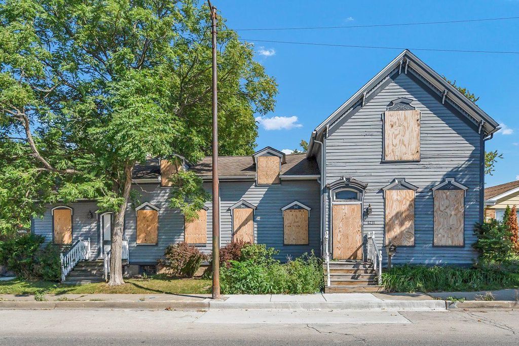 6231 N Canfield Ave, Chicago, IL 60631