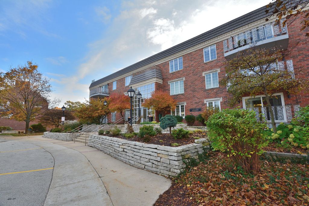 13335 Watertown Plank Rd, Elm Grove, WI 53122 Trulia