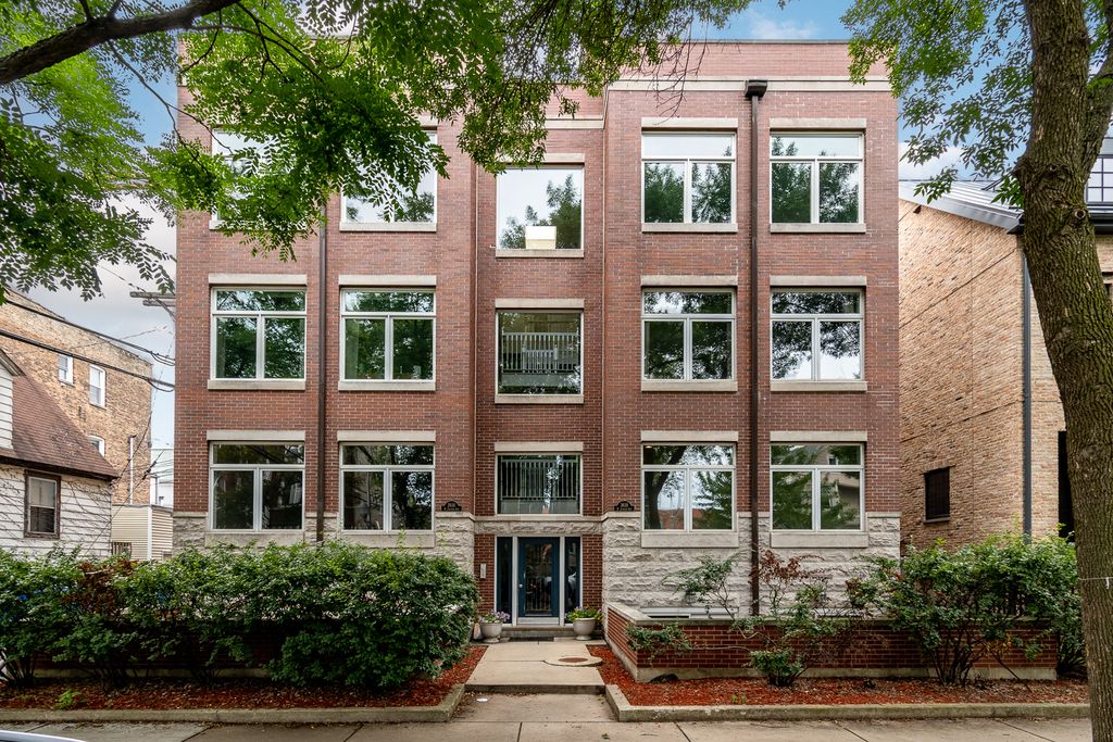 3616 N Janssen Ave #3S, Chicago, IL 60613