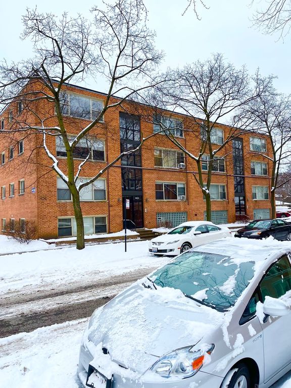 6833 N Oakley Ave #3A, Chicago, IL 60645