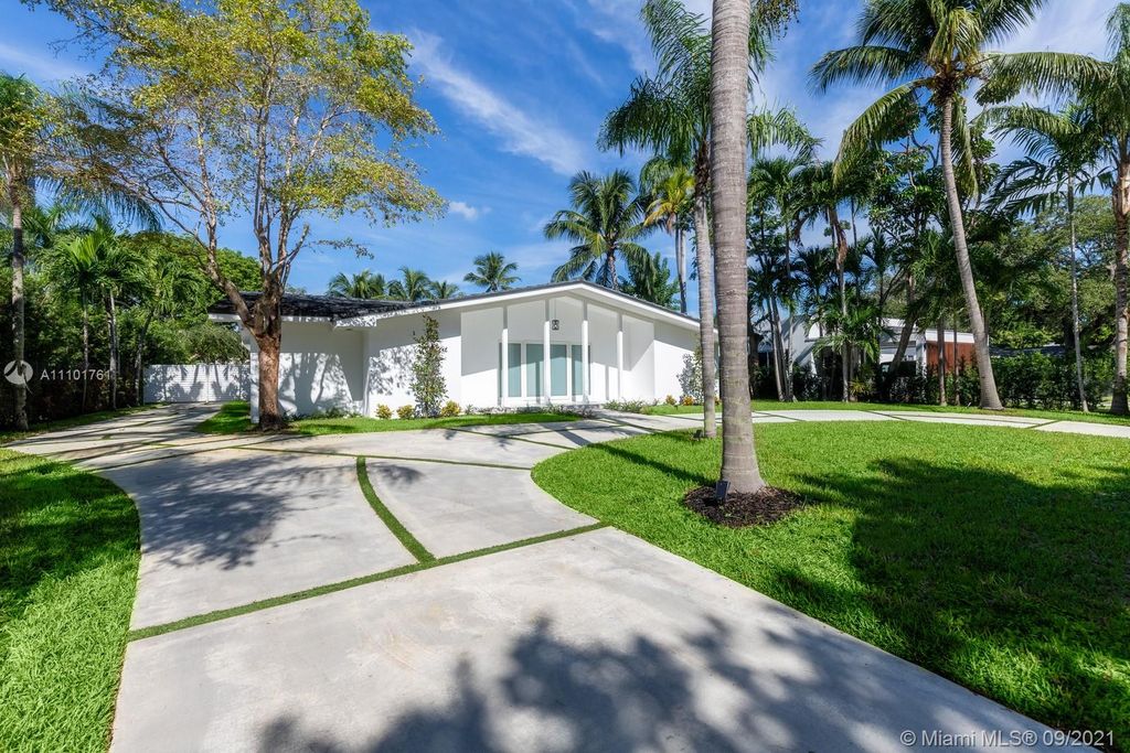 4730 Bay Point Rd, Miami, FL 33137