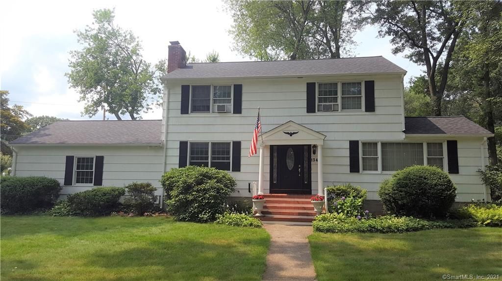 1340 Fairfield Woods Rd, Fairfield, CT 06825