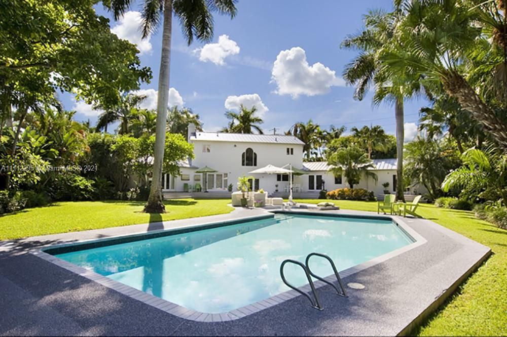 1515 W 22nd St, Miami Beach, FL 33140